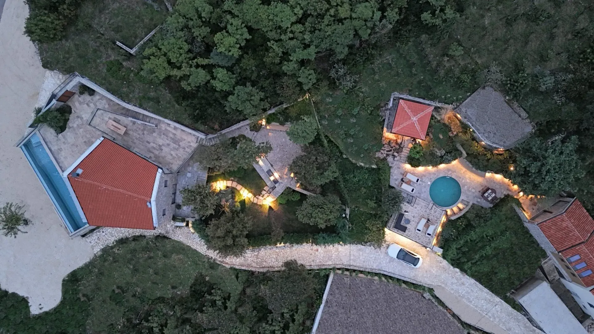 Rent, house, 520m², Đuraševići, Tivat