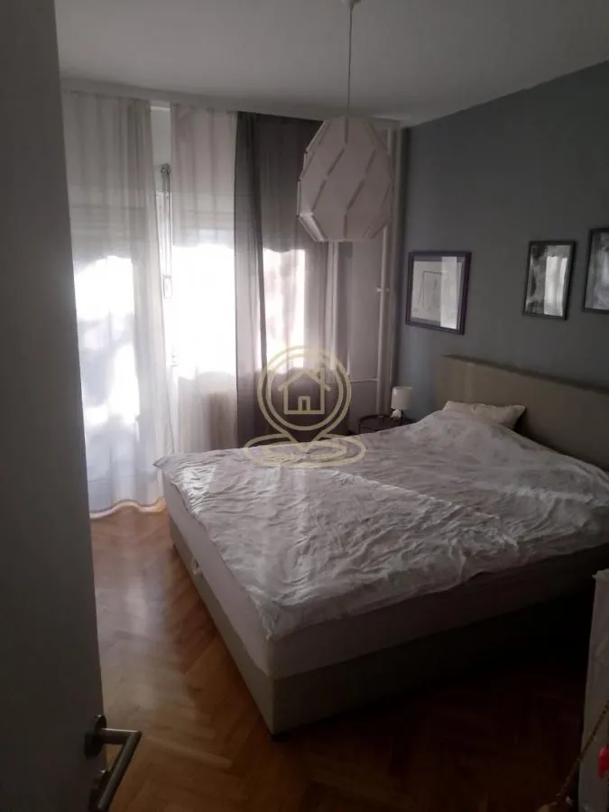 Izdavanje, trosoban stan, 78m², Južni Bulevar, Vračar Sve Podlokacije