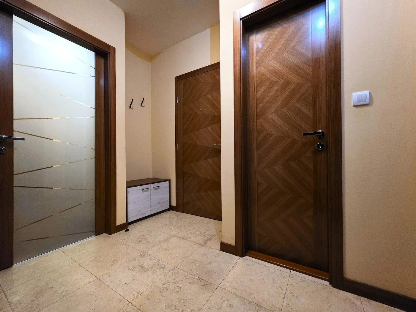 Izdavanje, dvosoban stan, 75m², Centar, Podgorica