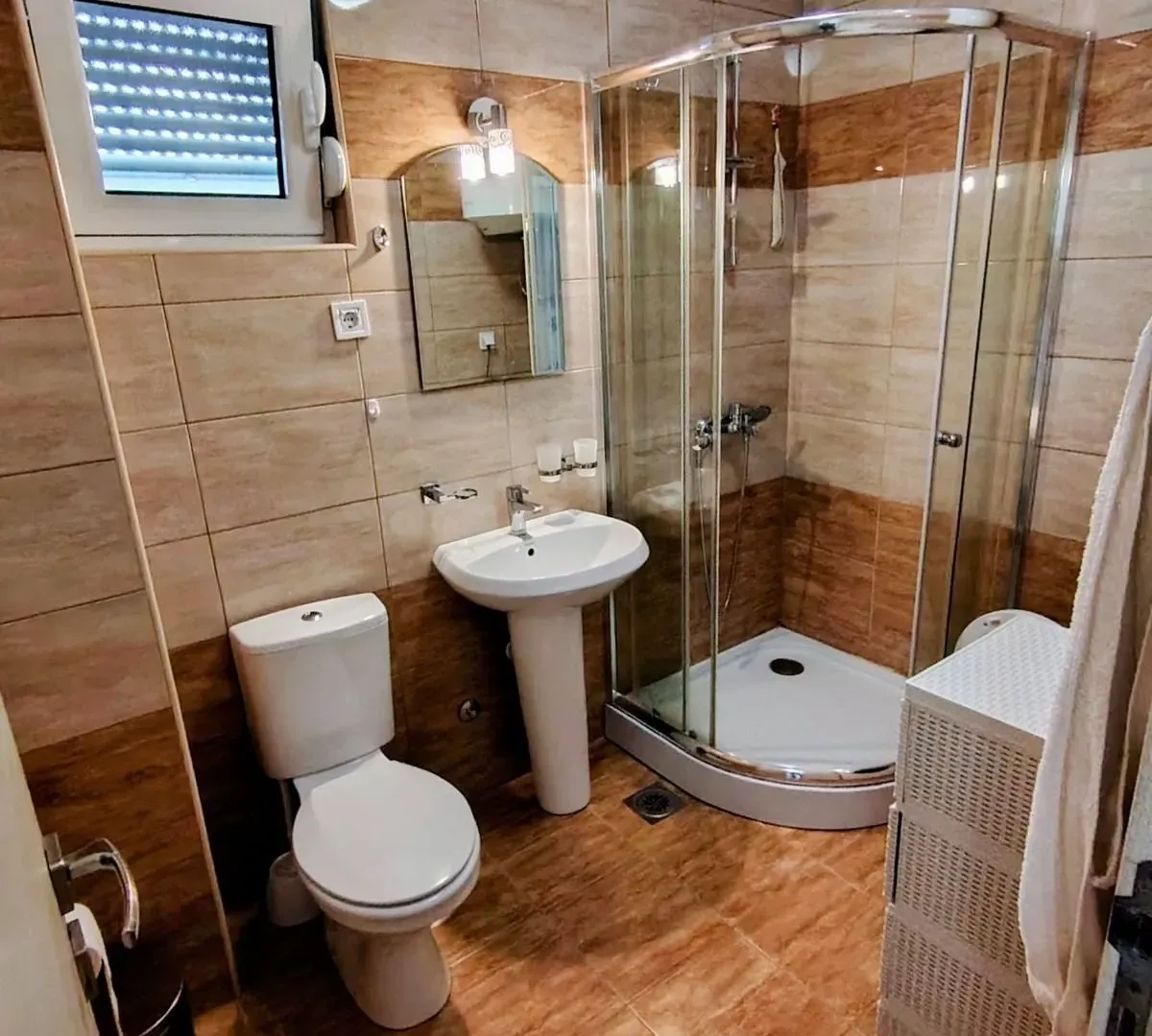Rent, two bedroom apartment, 70m², Maslinjak, Budva