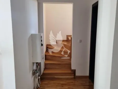 Prodaja, četvorosoban stan, 90m², Centar, Zlatibor - image 5