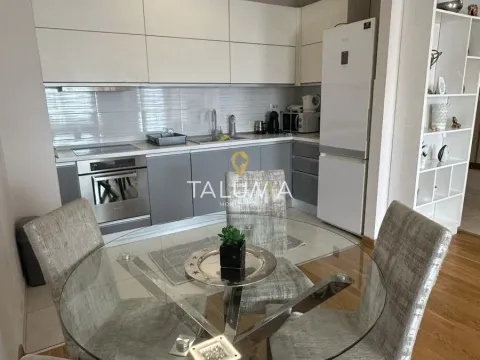 Prodaja, dvosoban stan, 63m², City Kvart, Podgorica - image 3