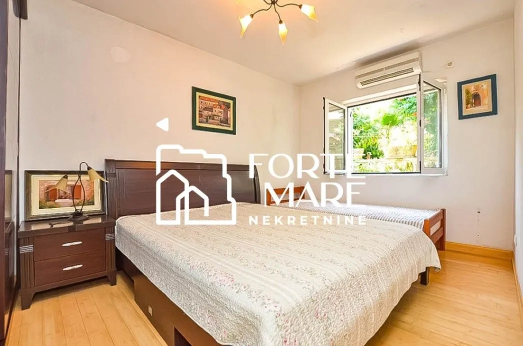 Prodaja, kuća, 110m², Njivice, Herceg Novi