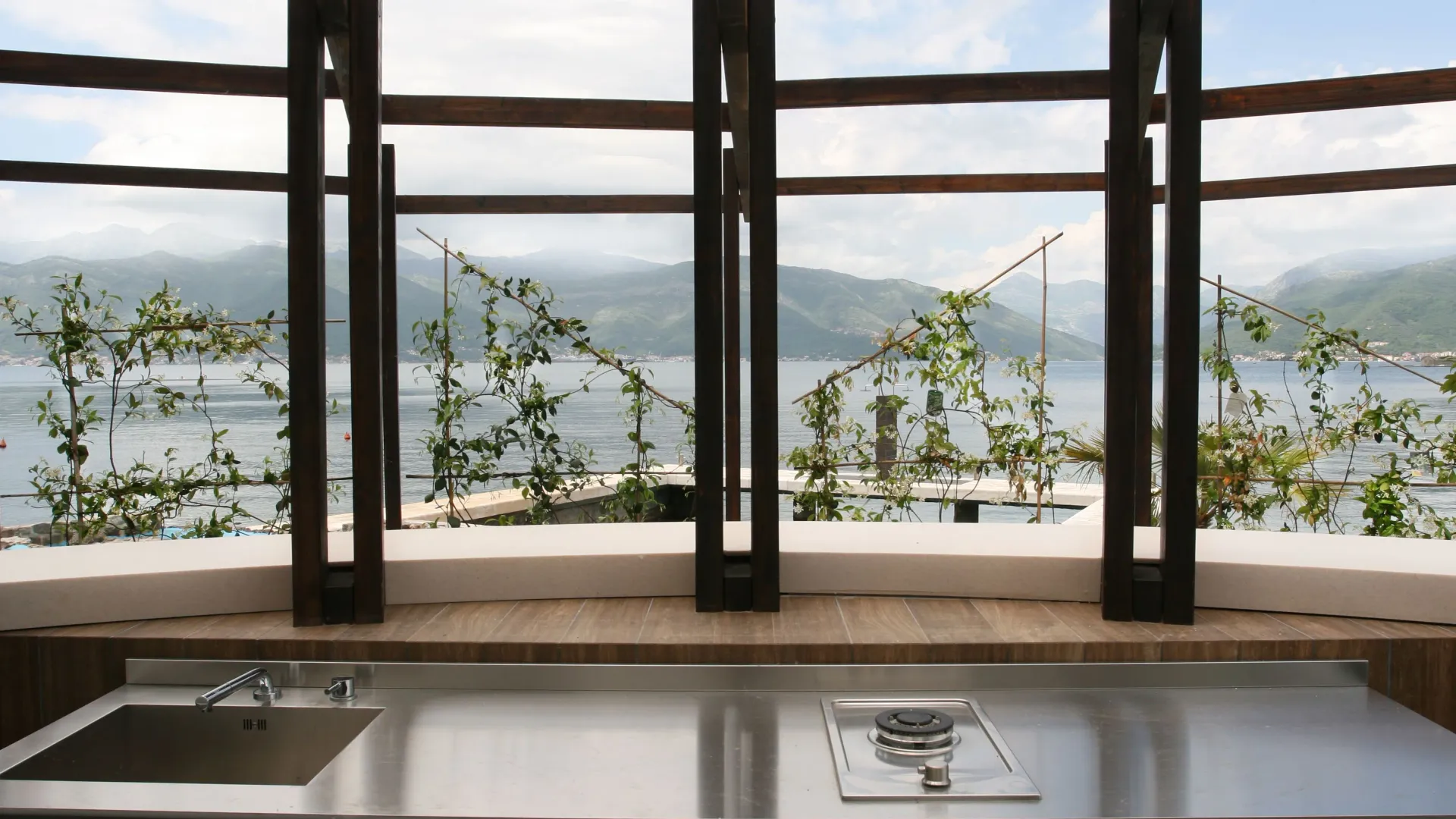 Sale, house, 700m², Krašići, Tivat