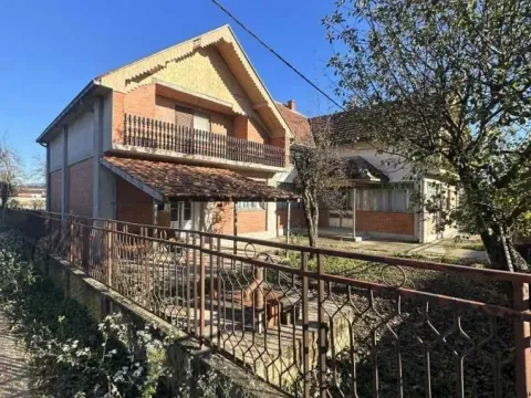 Prodaja, kuća, 490m², Ćuprija, Srbija - image 10