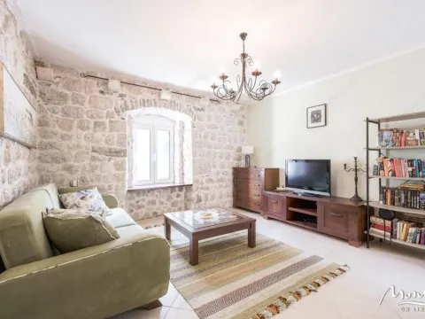 Prodaja, trosoban stan, 80m², Prčanj, Kotor - image 9