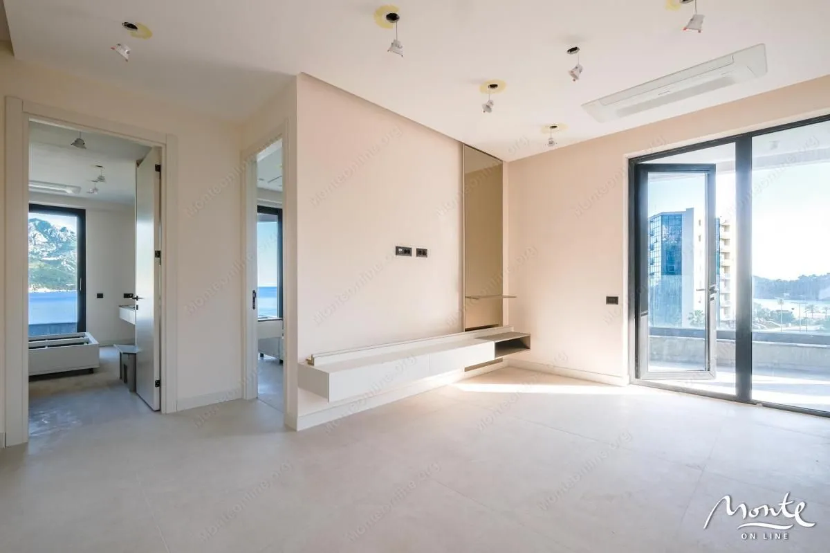 Sale, two bedroom apartment, 80m², Bečići, Budva