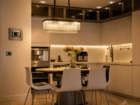 Izdavanje, dvosoban stan, 94m², Centar, Budva - image 15