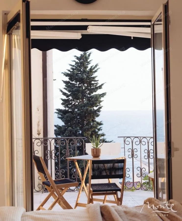 Sale, two bedroom apartment, 74m², Sveti Stefan, Budva