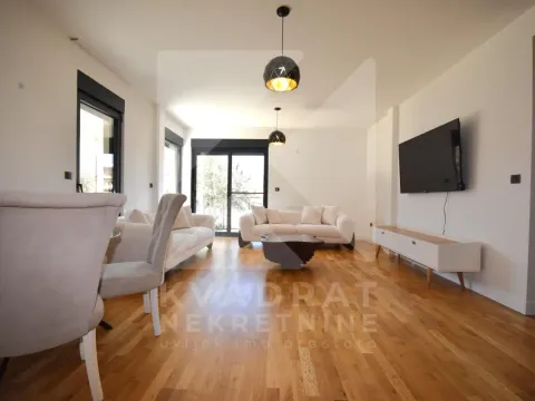 Izdavanje, dvosoban stan, 100m², Dalmatinska ulica, Podgorica - image 2