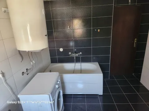 Prodaja, trosoban stan, 57m², Stara varoš, Nikšić - image 14