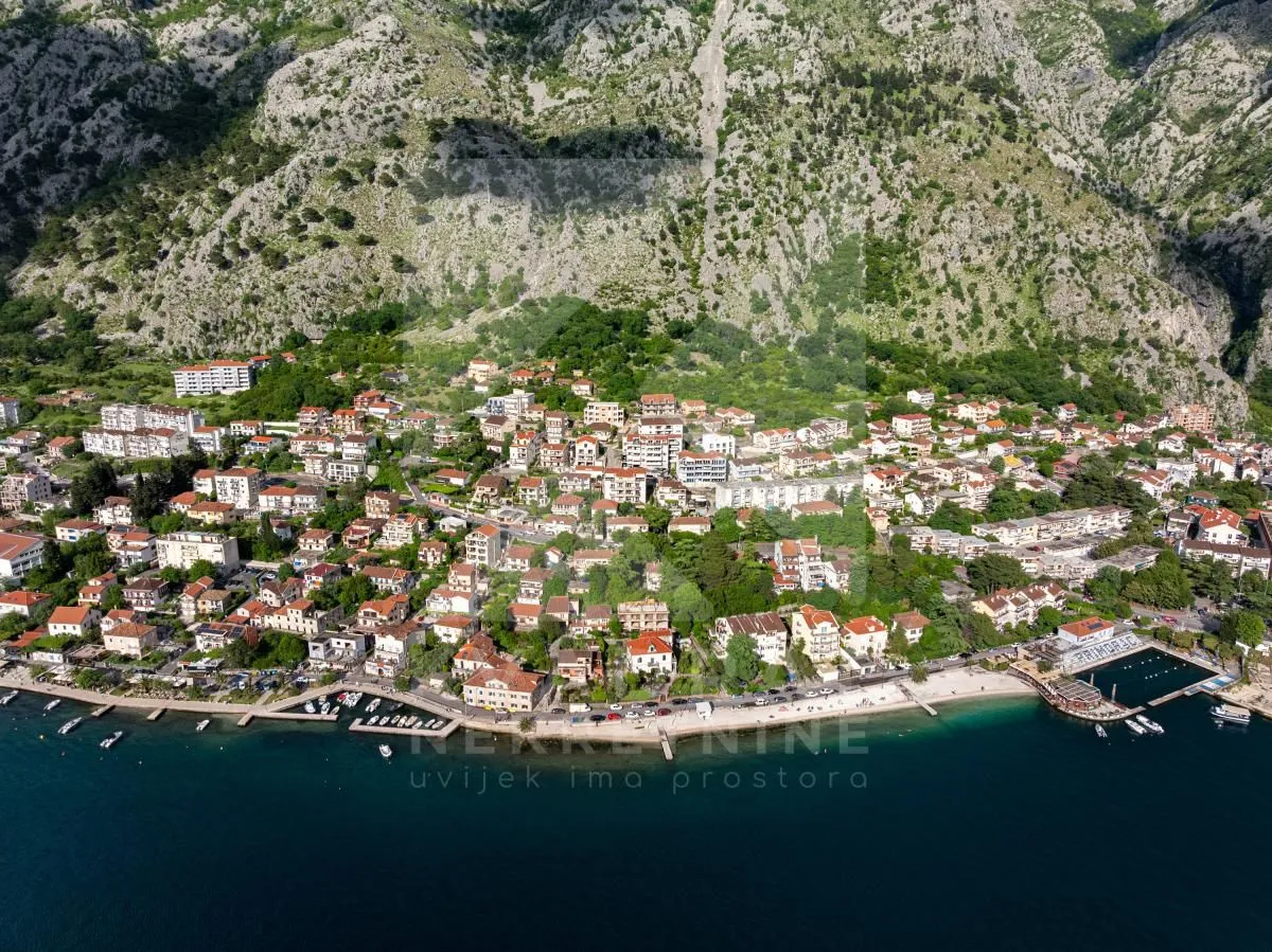 Prodaja, plac, 1700m², Dobrota, Kotor