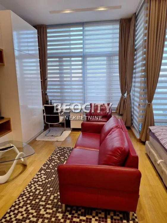 Izdavanje, jednosoban stan, 41m², Dorćol Sve Podlokacije, Beograd