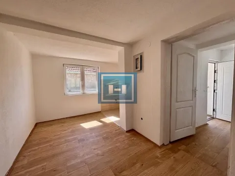 Prodaja, kuća, 77m², Kolonija, Jagodina - image 12