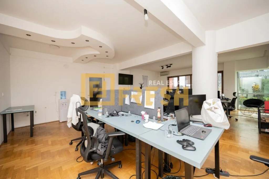 Prodaja, trosoban stan, 138m², Preko Morače, Podgorica
