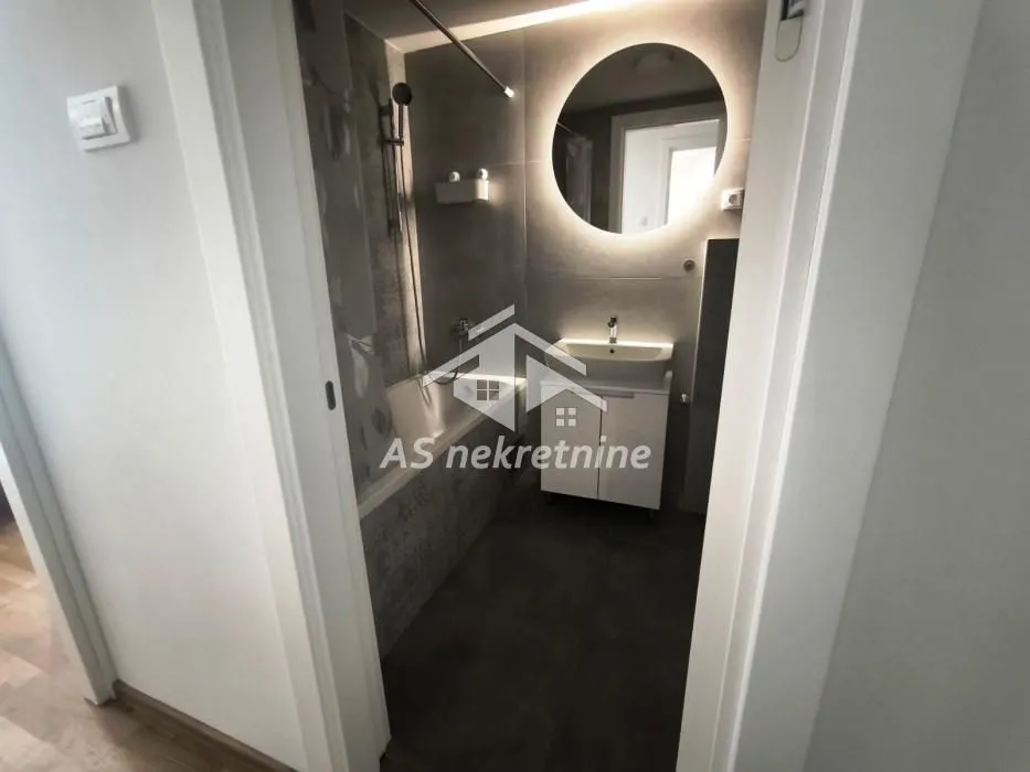 Rent, three bedroom apartment, 60m², Južni Bulevar, Vračar Sve Podlokacije