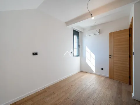 Prodaja, trosoban stan, 96m², Centar, Tivat - image 15