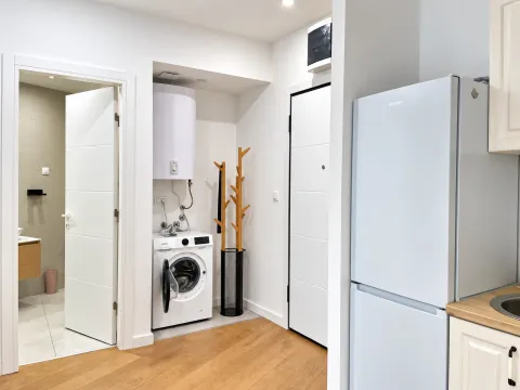 Rent, one bedroom apartment, 62m², Boreti, Budva - image 12