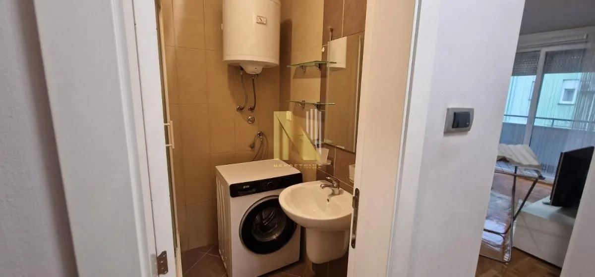Izdavanje, dvosoban stan, 41m², Grbavica, Novi Sad Sve Podlokacije