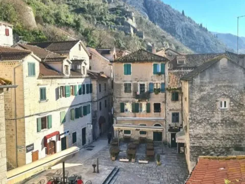 Prodaja, dvosoban stan, 78m², Kotor, Crna Gora