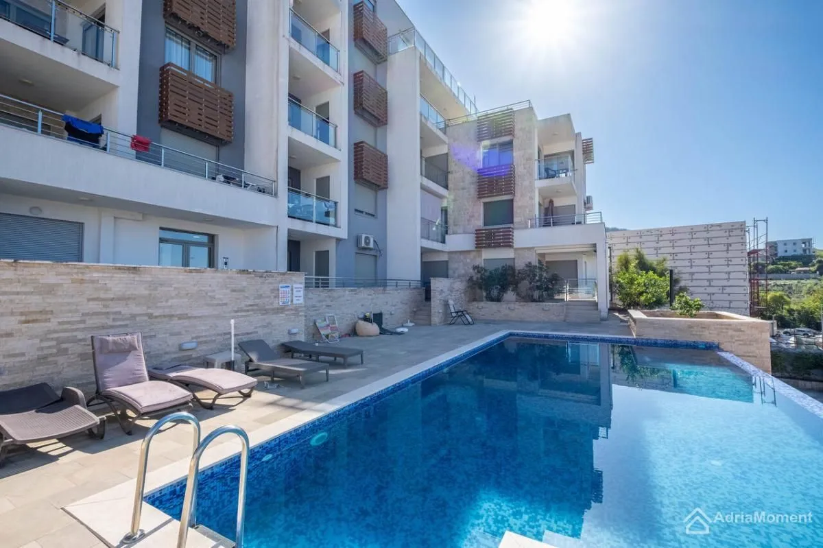 Prodaja, dvosoban stan, 87m², Tivat, Crna Gora