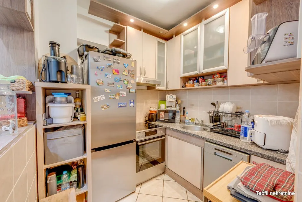 Prodaja, trosoban stan, 71m², Brace Jerković, Voždovac Sve Podlokacije