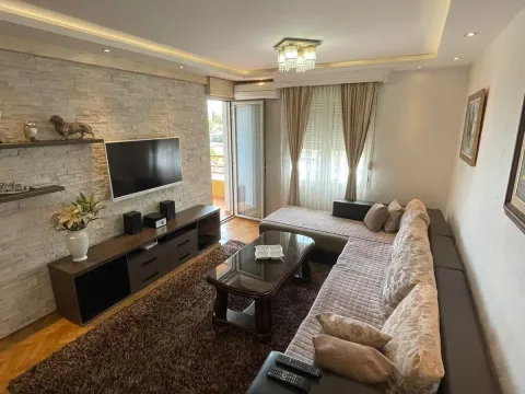 Rent, two bedroom apartment, 75m², Ljubović, Podgorica - image 7