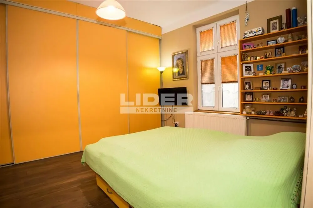 Sale, four bedroom apartment, 77m², Skadarlija, Beograd
