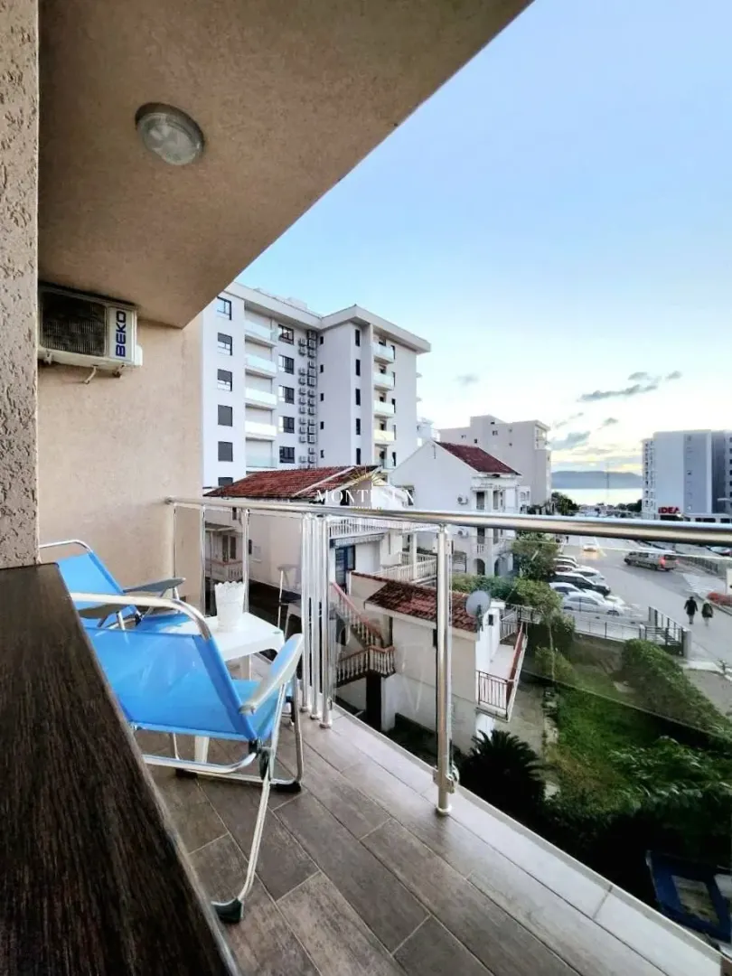 Rent, one bedroom apartment, 41m², Bečići, Budva