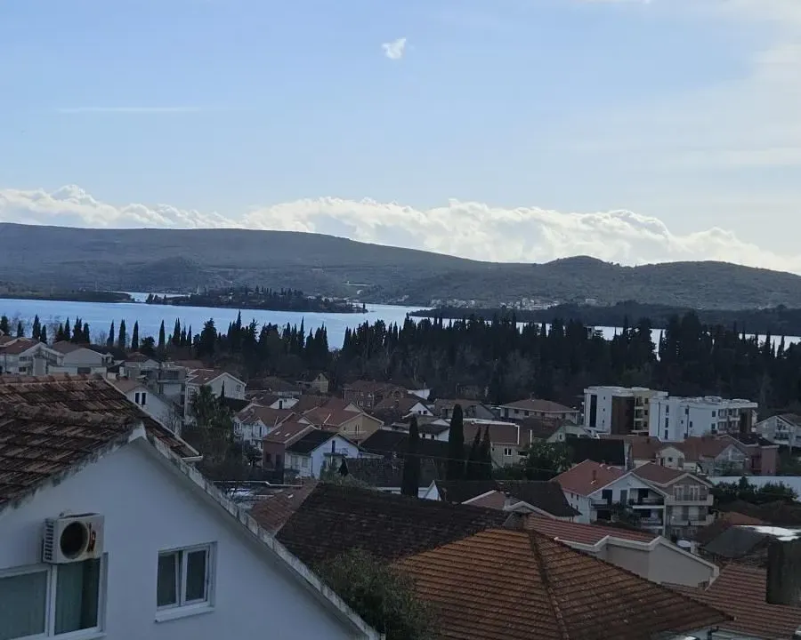 Rent, one bedroom apartment, 56m², Kalimanj, Tivat