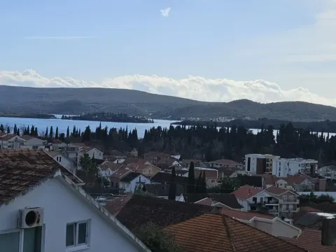 Rent, one bedroom apartment, 56m², Kalimanj, Tivat - image 1