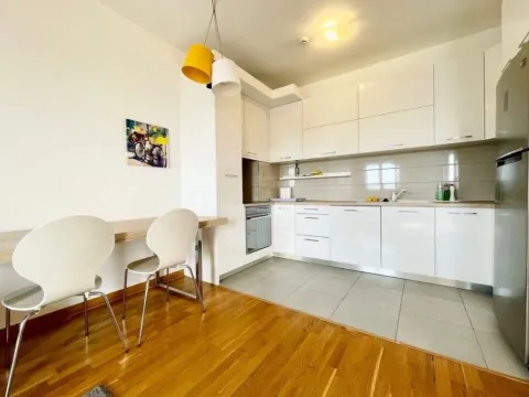 Prodaja, dvosoban stan, 64m², City Kvart, Podgorica - image 2