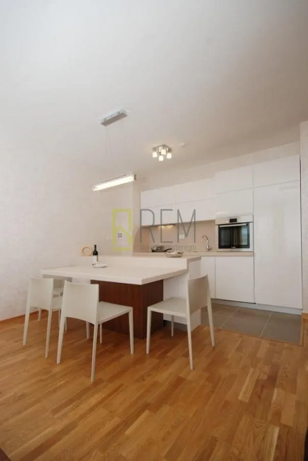 Rent, two bedroom apartment, 70m², City Kvart, Podgorica