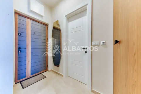 Rent, one bedroom apartment, 45m², Dobra Voda, Bar - image 18