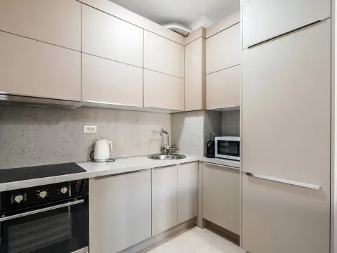 Sale, one bedroom apartment, 48m², Bečići, Budva - image 9