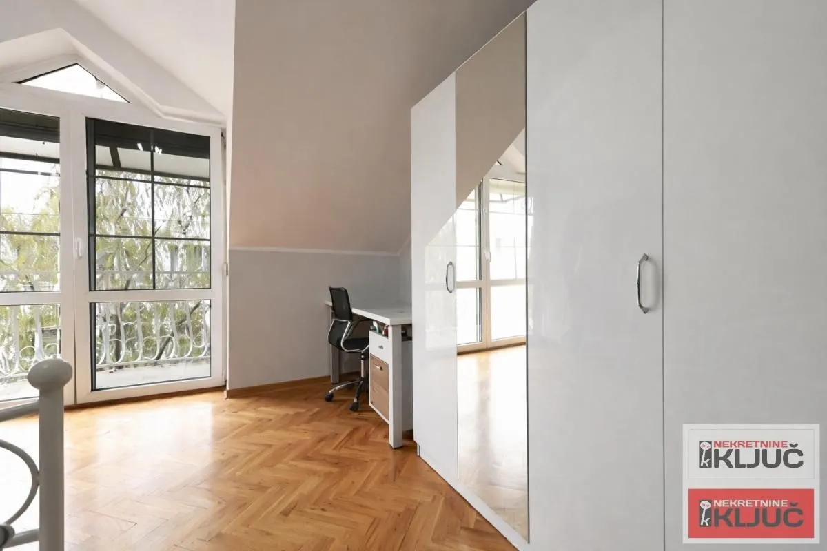 Prodaja, trosoban stan, 78m², Centar, Novi Sad
