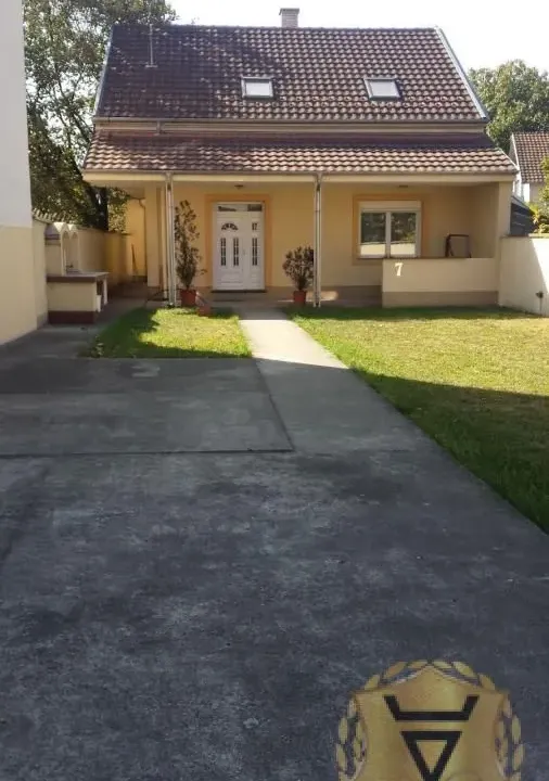 Izdavanje, kuća, 150m², Zemun Sve Podlokacije, Beograd