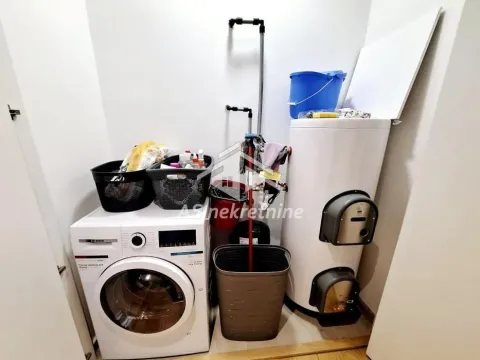 Izdavanje, četvorosoban stan, 120m², Stari Grad, Beograd - image 22