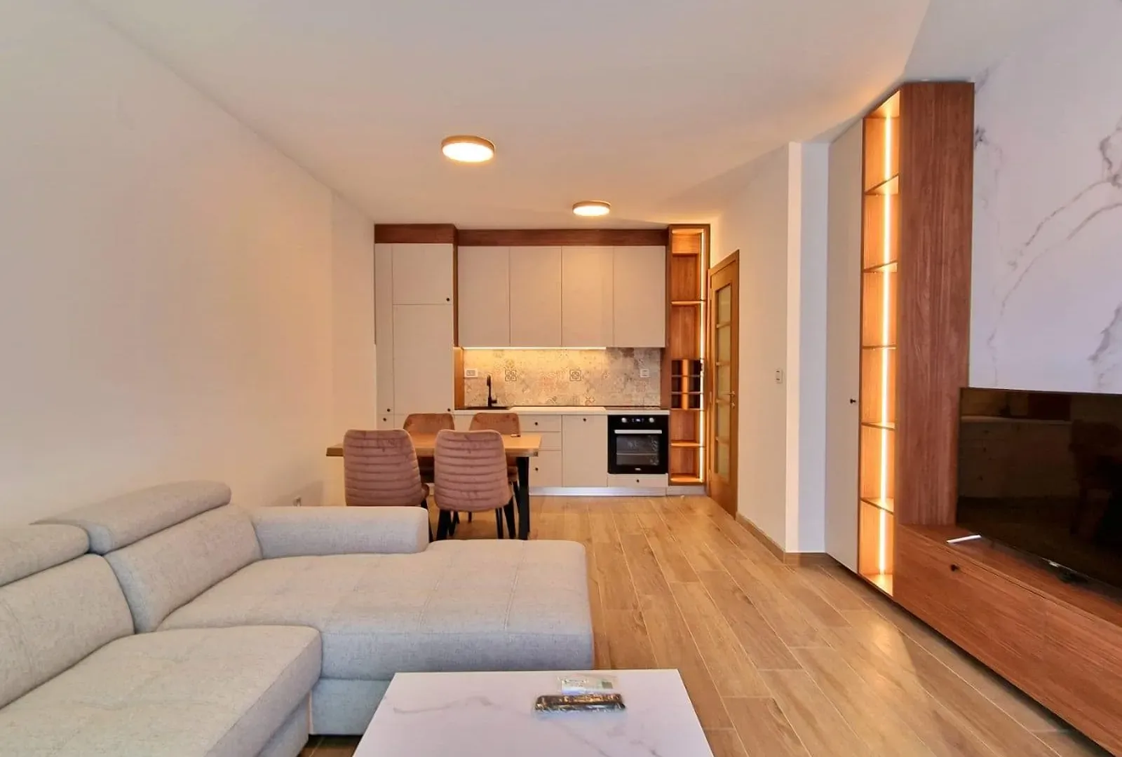 Sale, one bedroom apartment, 53m², Podkošljun, Budva