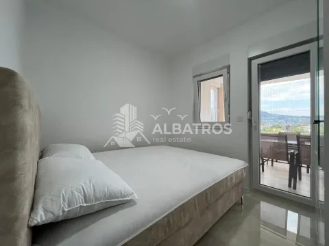 Bedroom with a double bed and access to the terrace. - image 7