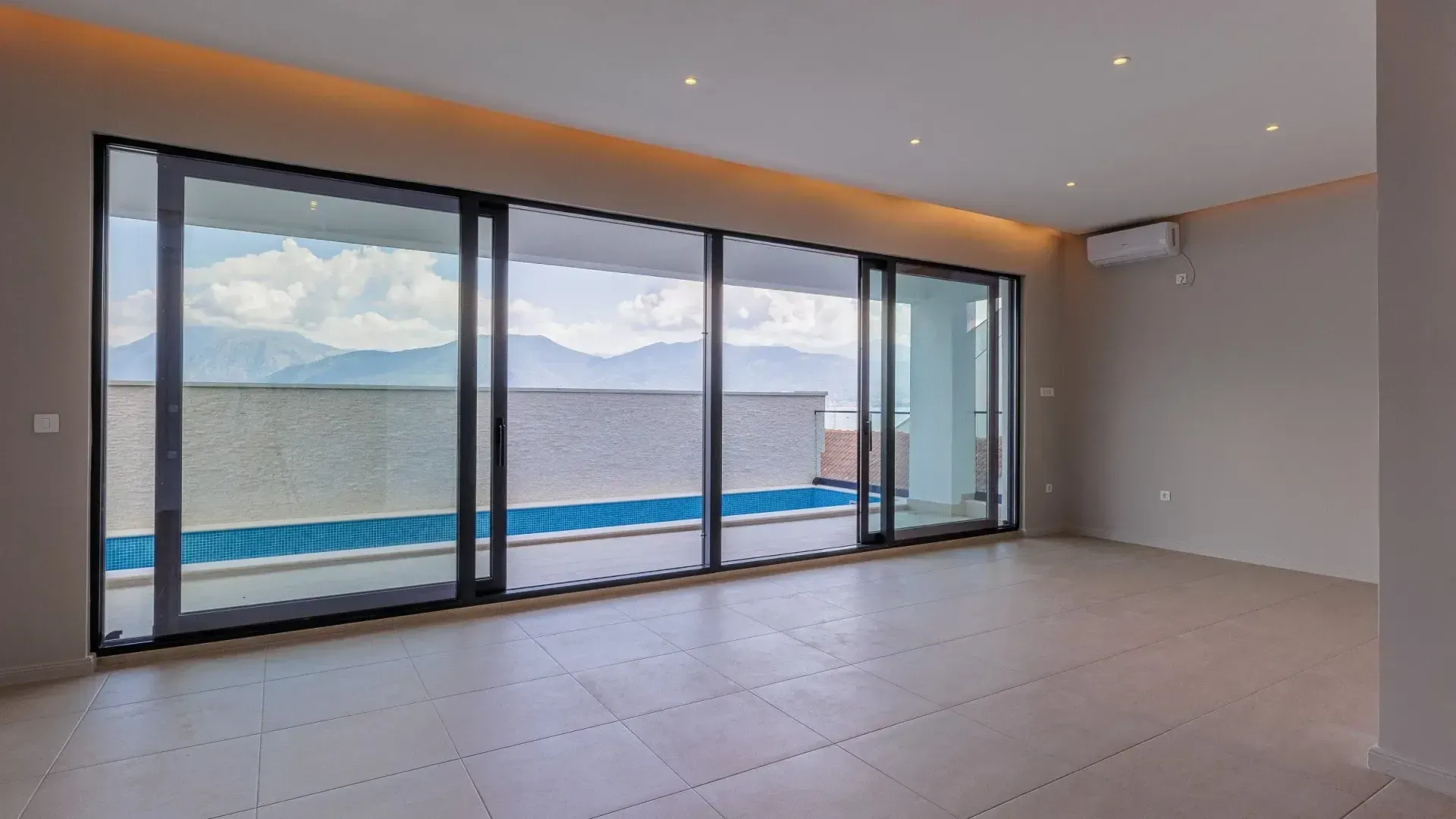Prodaja, kuća, 200m², Tivat, Crna Gora
