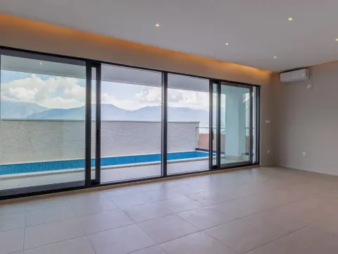 Prodaja, kuća, 200m², Tivat, Crna Gora - image 8