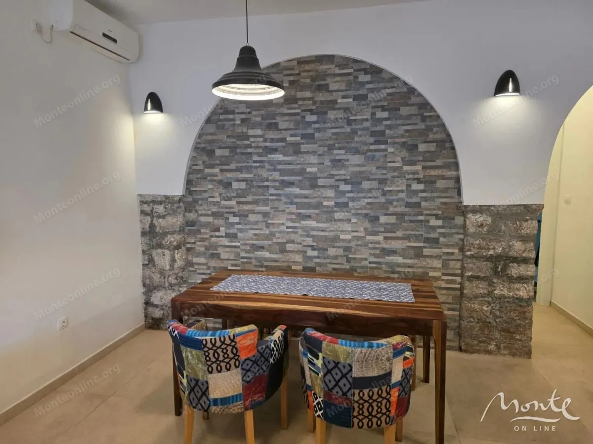 Prodaja, jednosoban stan, 51m², Prčanj, Kotor