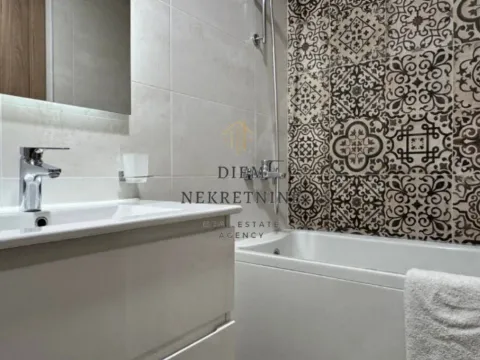 Izdavanje, dvosoban stan, 75m², Master Kvart, Podgorica - image 10