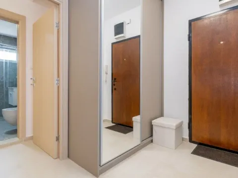 Izdavanje, trosoban stan, 101m², Preko Morače, Podgorica - image 14