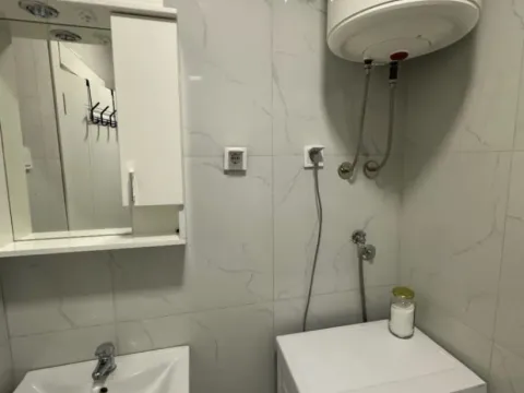 Izdavanje, jednosoban stan, 45m², City Kvart, Podgorica - image 7