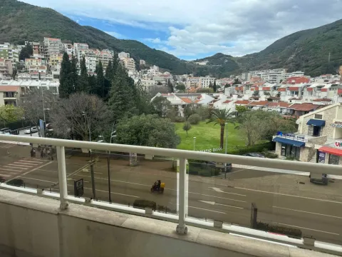 Rent, one bedroom apartment, 45m², Centar, Budva - image 10