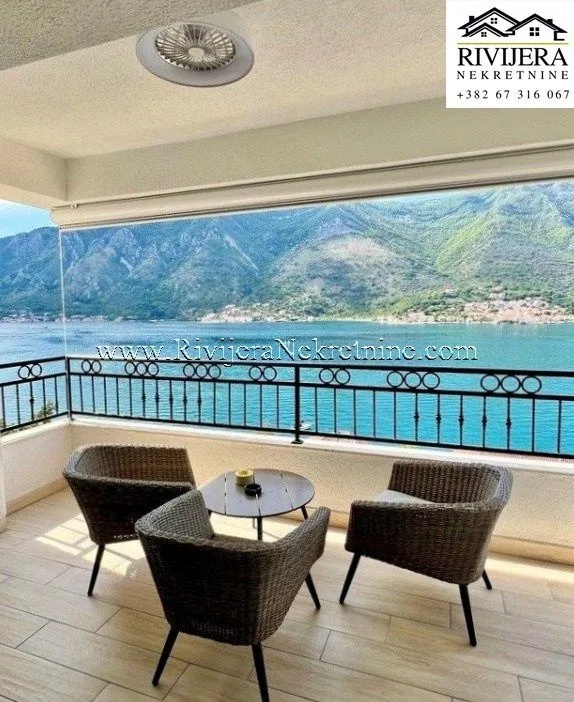 Prodaja, dvosoban stan, 85m², Dobrota, Kotor