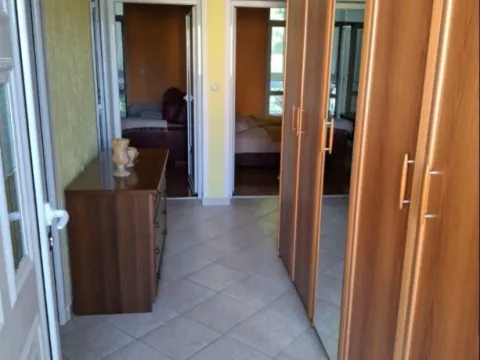 Izdavanje, dvosoban stan, 77m², Centar, Tivat - image 4
