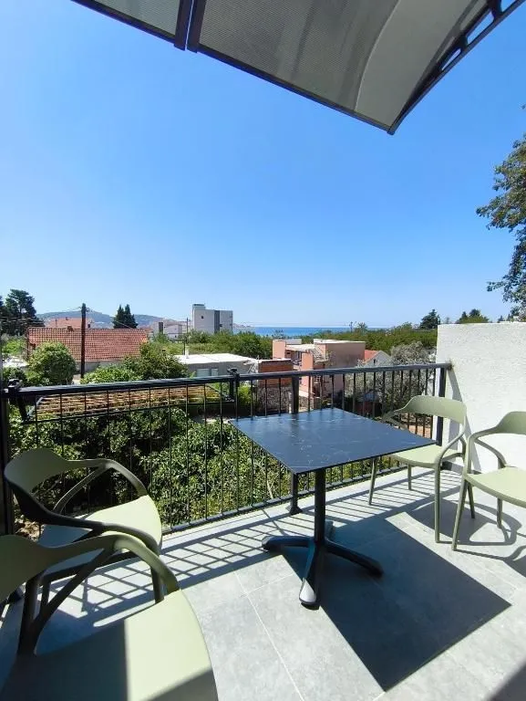 Prodaja, trosoban stan, 90m², Šušanj, Bar